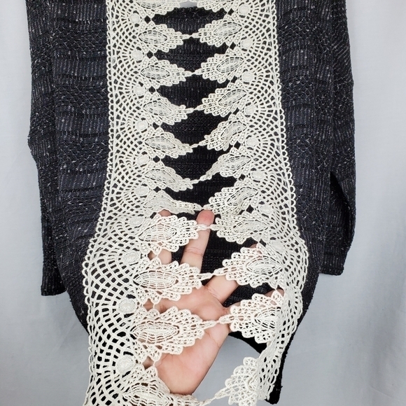 Entro sz M crocheted lace open back sweater - Picture 8 of 11